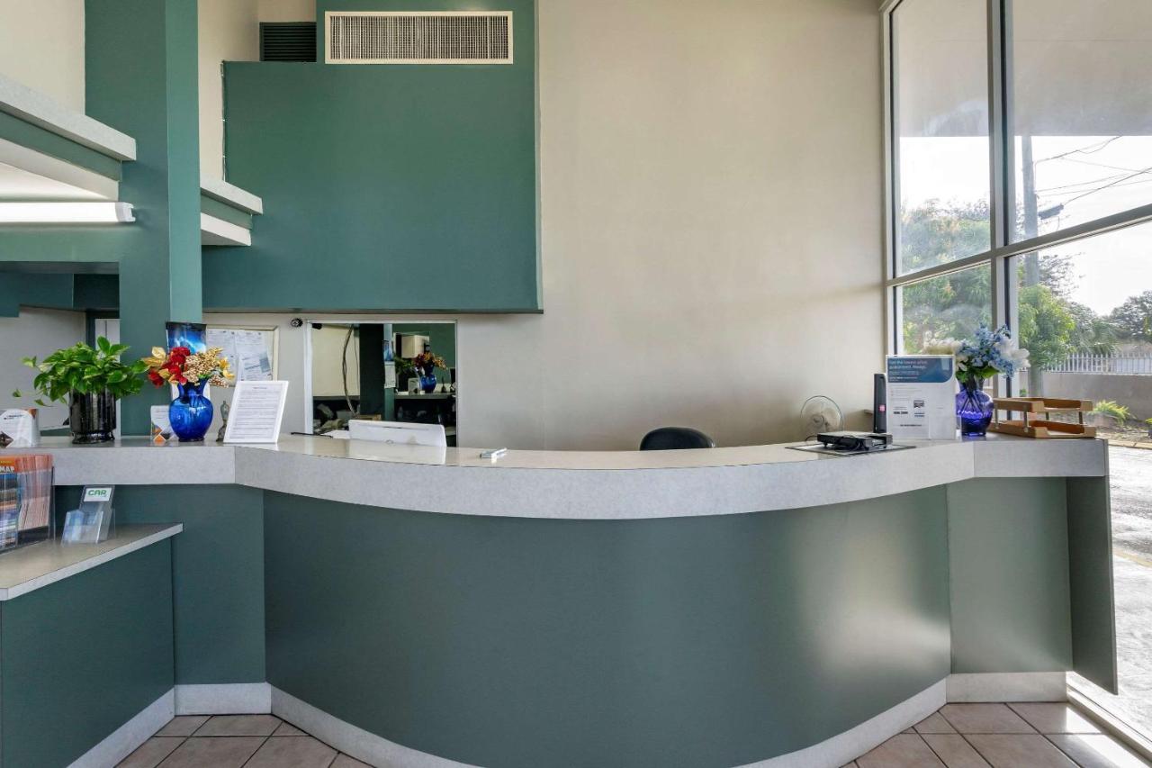 Rodeway Inn Clearwater-Largo Bagian luar foto