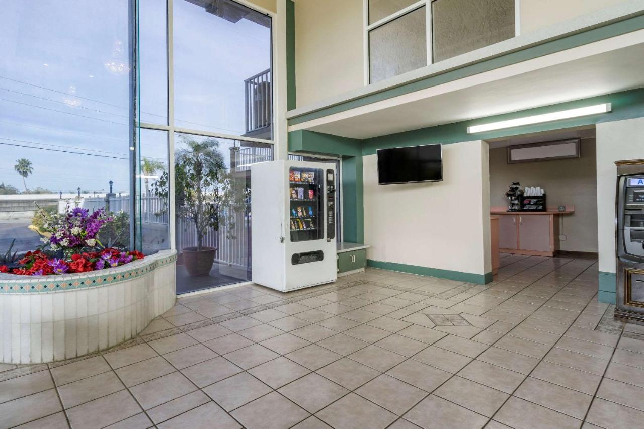 Rodeway Inn Clearwater-Largo Bagian luar foto