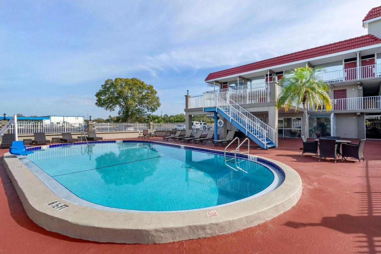 Rodeway Inn Clearwater-Largo Bagian luar foto