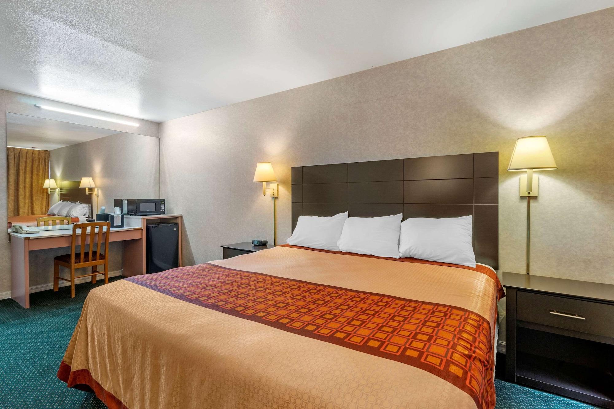 Rodeway Inn Clearwater-Largo Bagian luar foto