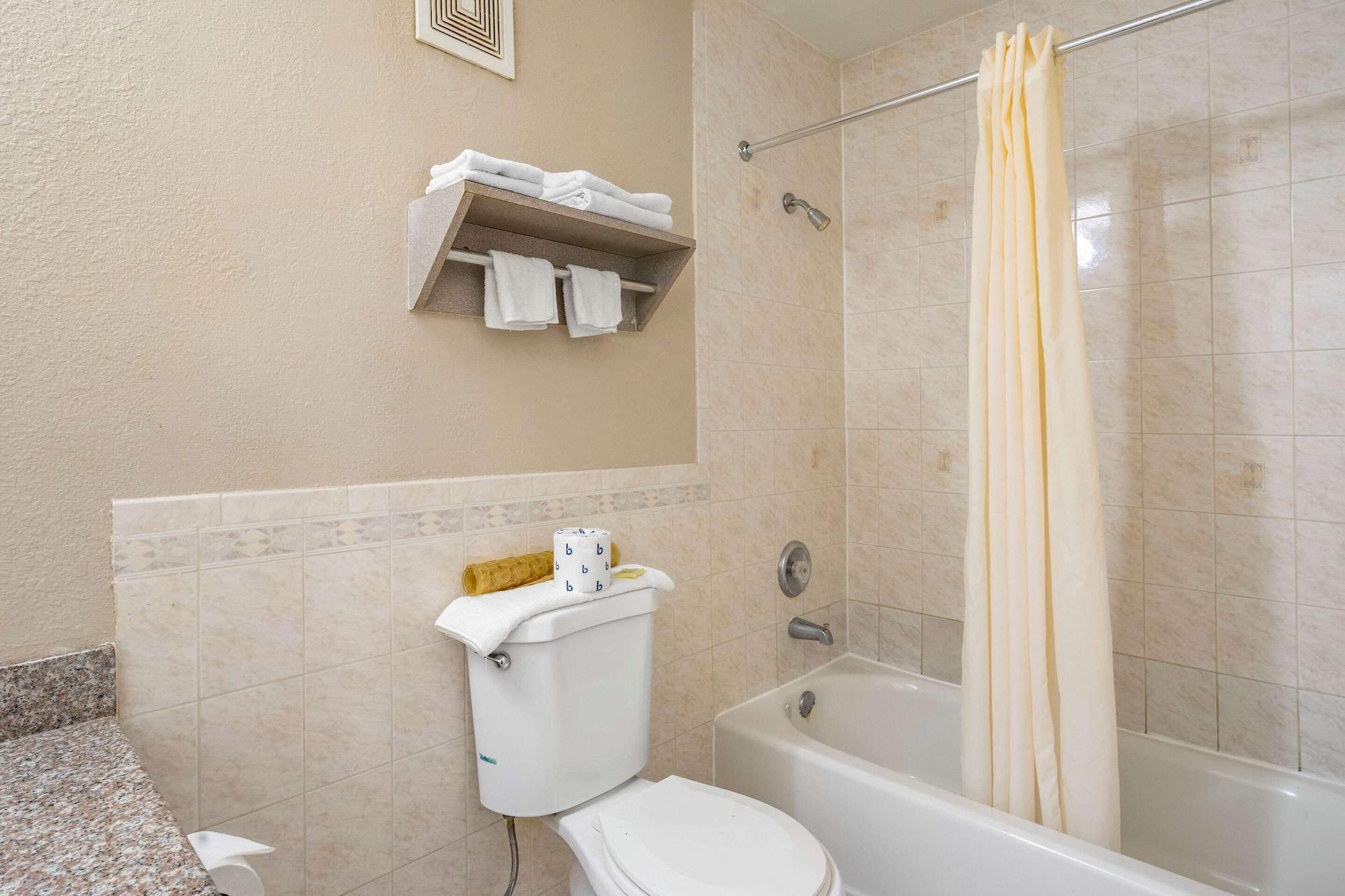 Rodeway Inn Clearwater-Largo Bagian luar foto